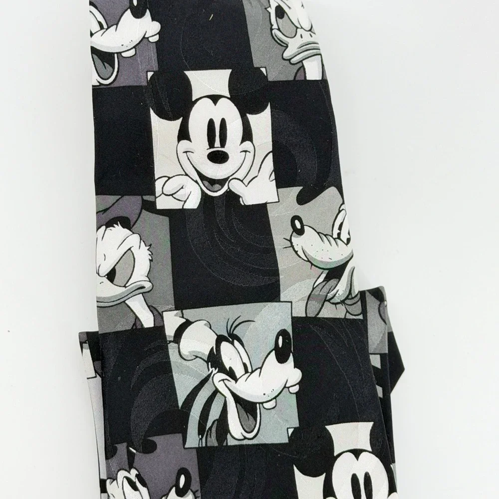 Walt Disney World Mens Silk Tie Mickey Mouse Donald Goofy Pluto Black Gray